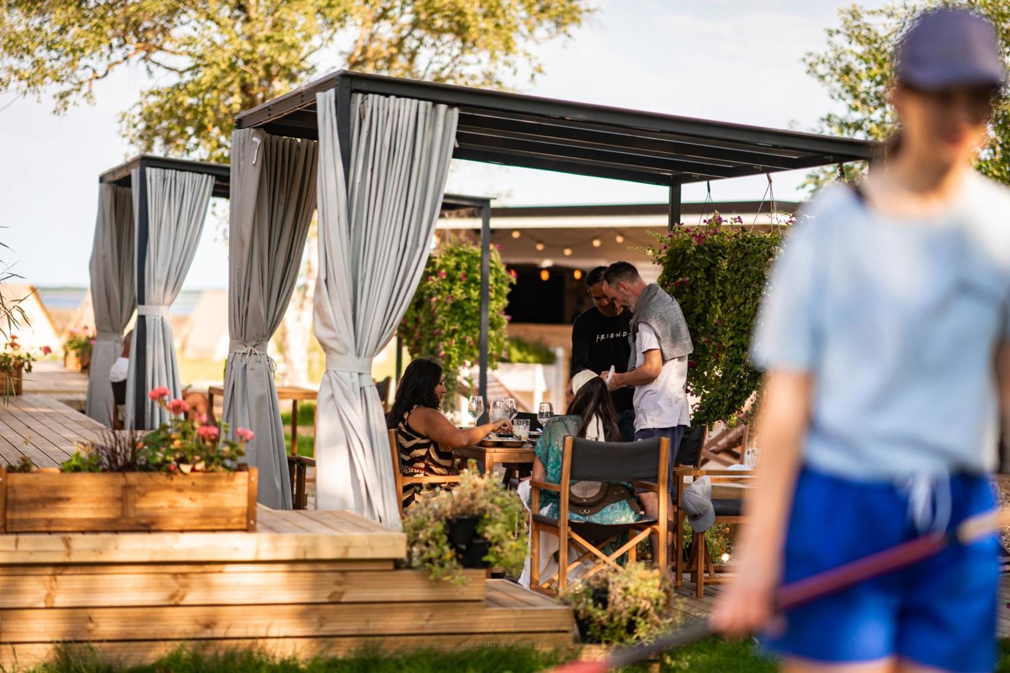 Mia Glamping Hotel Orissaare Eksteriør billede