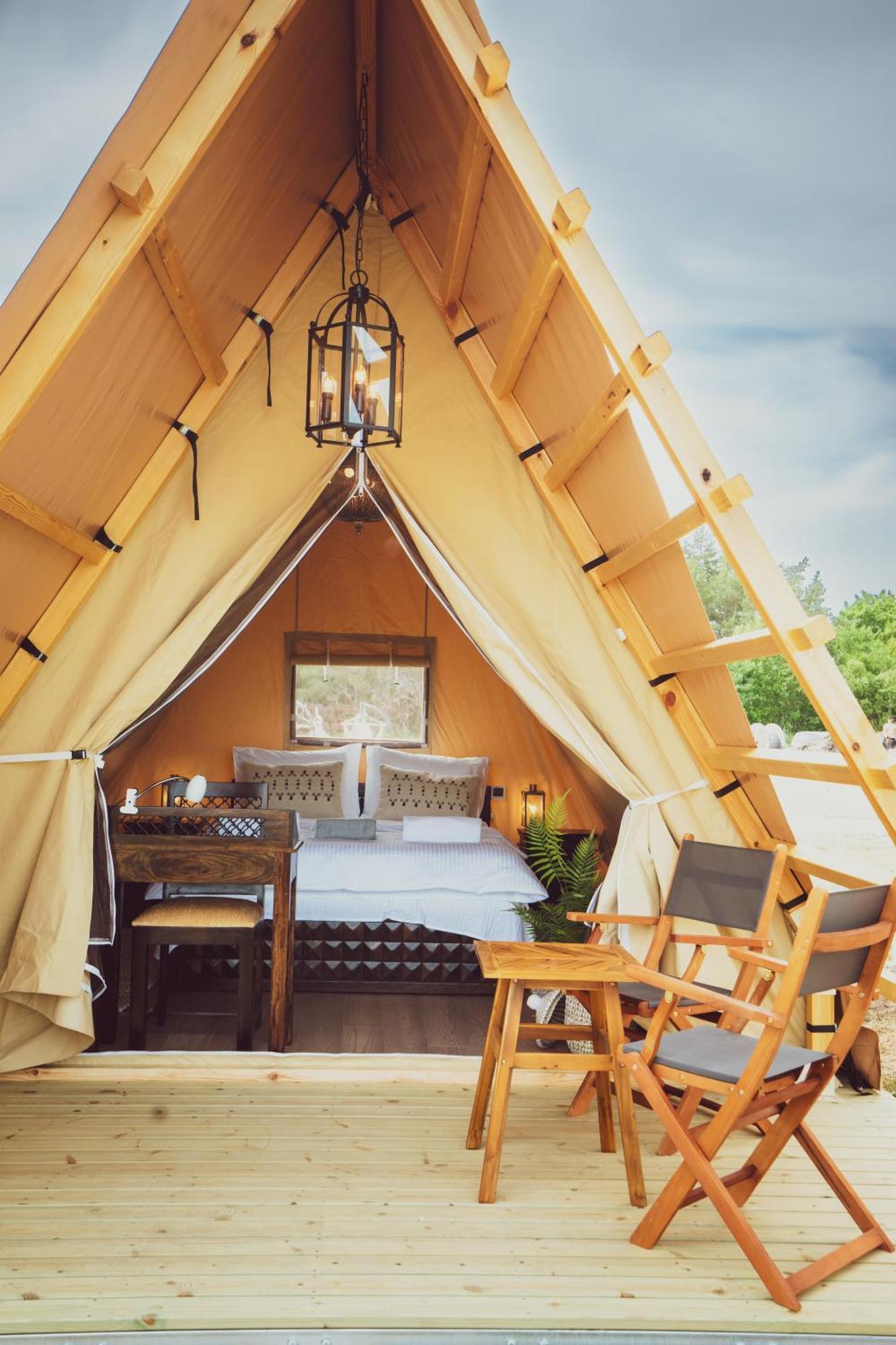 Mia Glamping Hotel Orissaare Eksteriør billede
